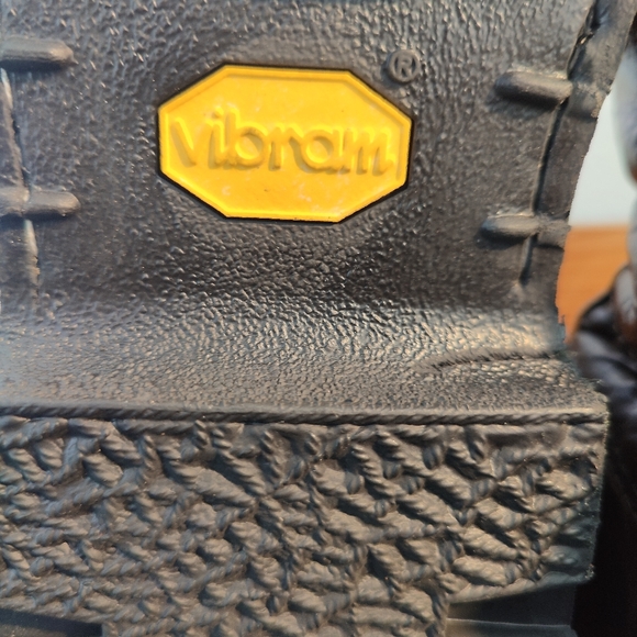 Industrial Work Boots Resoled with Vibram Alpha #1318 Oil Resistant Heel Defined - Picture 13 of 15